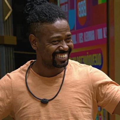 Leandro deixa casa do BBB 26 para exames, retorna e diz ter sido susto