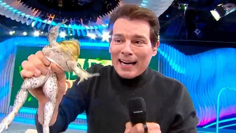 Celso Portiolli, que é acusado de maus-tratos a rã no Domingo Legal, do SBT