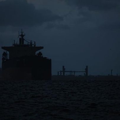 Trump afirma que navio dos EUA atacou cargueiro iraniano perto de Hormuz