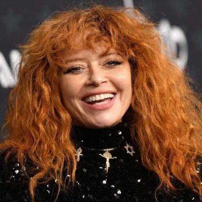 Natasha Lyonne é retirada de voo após desconsiderar pedidos de comissários
