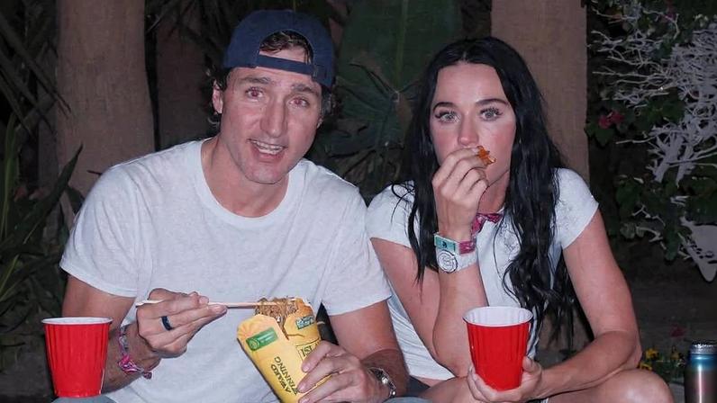 A cantora Katy Perry e o namorado Justin Trudeau no Coachella 2026