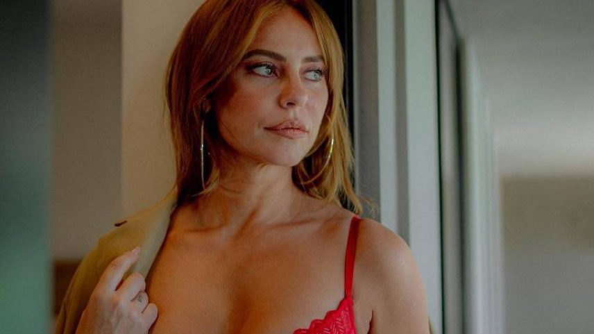 A atriz Paolla Oliveira em novo ensaio publicado nas redes sociais