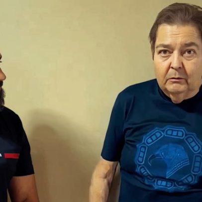 Faustão aparece em pé recebendo filhote de cachorro em vídeo