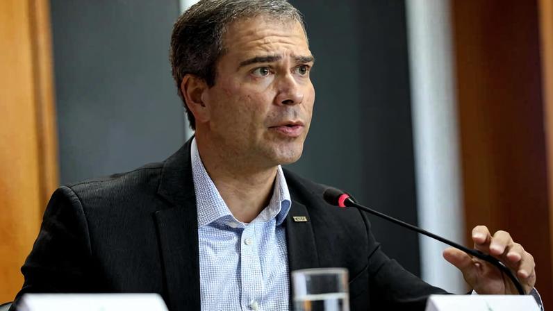 O ex-presidente do BRB, Paulo Henrique Costa, durante anúncio de patrocínio a festival de música em comemoração dos 65 anos de Brasília