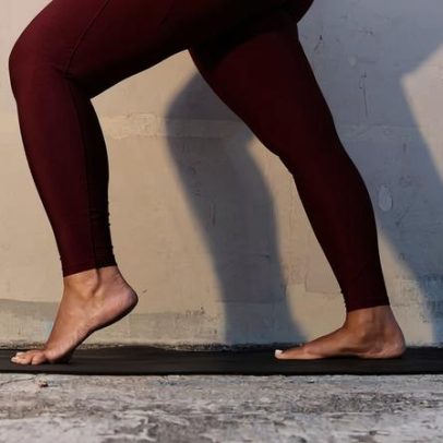 Três exercícios simples para aliviar a dor da fascite plantar
