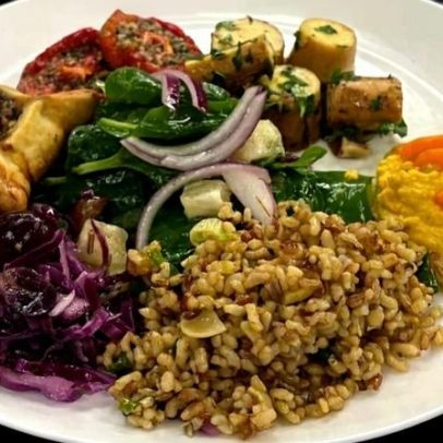 Comidas saudáveis, caras, mantêm Celeiro relevante no Leblon