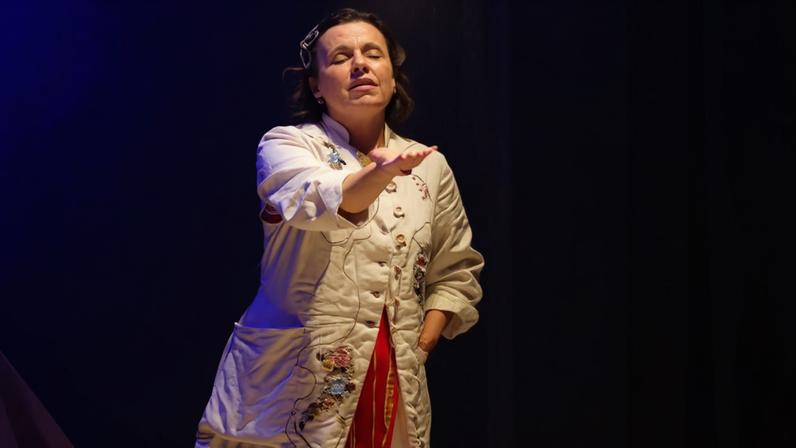 Monólogo de Marcella Muniz é baseado no romance homônimo de Valérie Perrin - Roberto Carneiro / Divulgação