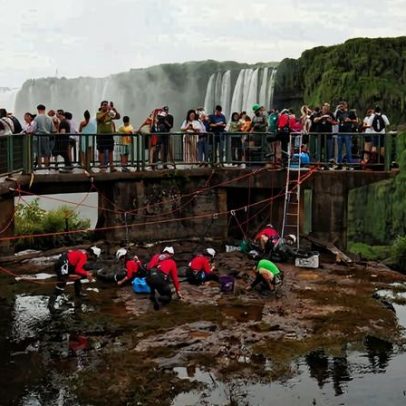 Parque Nacional do Iguaçu recolhe 383 kg de moedas jogadas por turistas