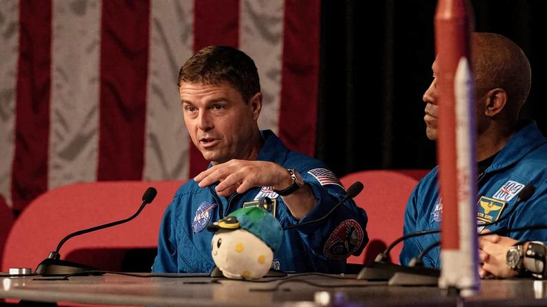 Reid Wiseman, um dos quatro tripulantes da cápsula Orion da missão Artemis 2 à Lua, em entrevista coletiva no Centro Espacial Johnson da Nasa em Houston, Texas, EUA