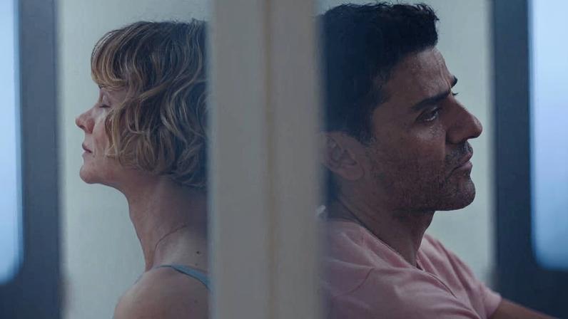 Carey Mulligan e Oscar Isaac em cena da segunda temporada de 'Treta'