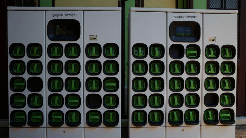 Baterias em uma estação de troca de baterias da fabricante taiwanesa de scooters elétricas Gogoro Inc., em Taipei, Taiwan, em 12 de abril de 2026