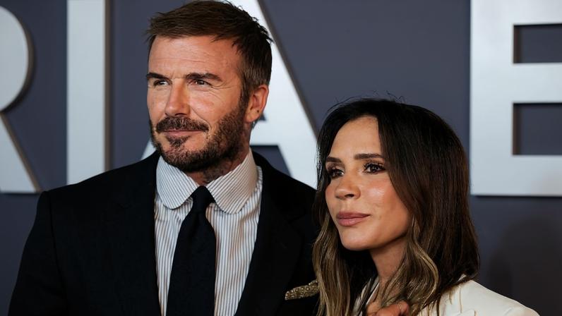 Victoria e David parabenizam Brooklyn pelo aniversário em uma tentativa de reaproximação