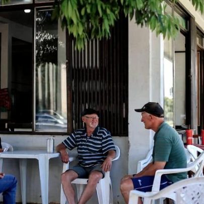 Brasil registra aumento de 59% em idosos desde 2012 e queda de 10% em jovens