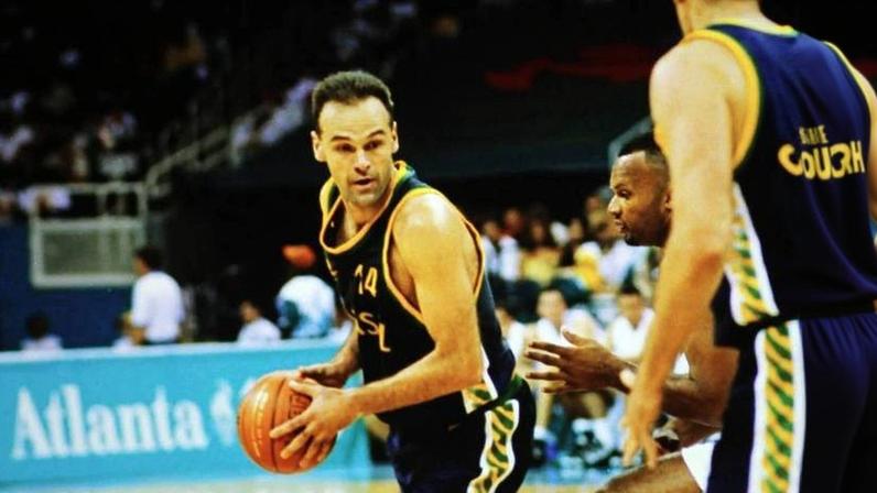 Oscar Schmidt durante partida de basquete masculino nas Olimpíadas de 1996, em Atlanta, nos EUA