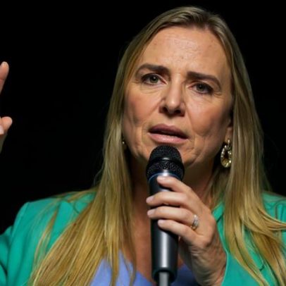 Governadora do DF diz sofrer pressão para privatizar BRB e salvar o banco