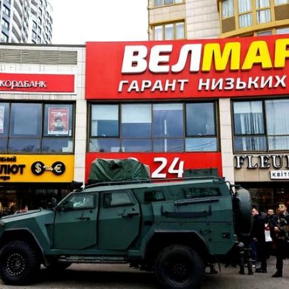 Ataque em Kiev deixa seis mortos; polícia mata atirador