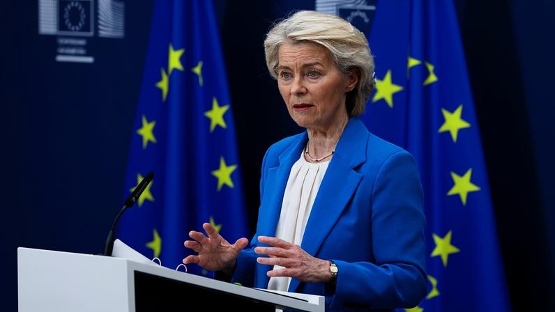 Presidente da Comissão Europeia, Ursula von der Leyen, em entrevista coletiva