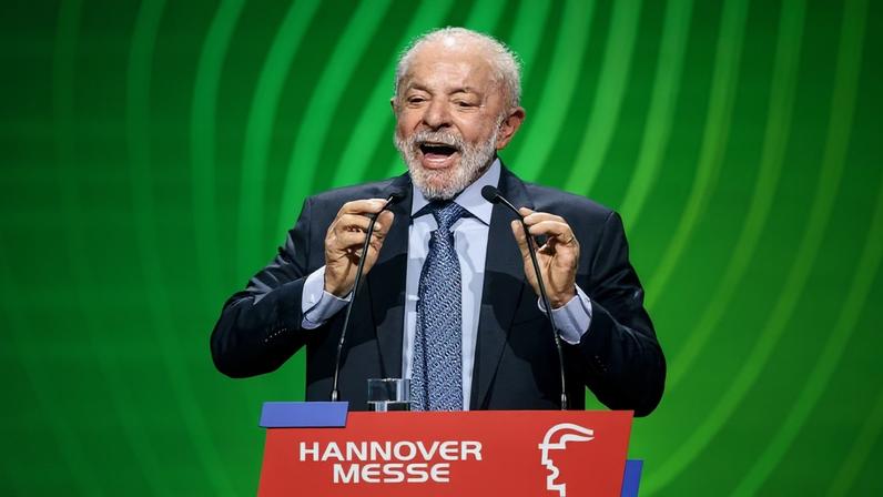 Lula durante discurso em feira de Hannover, na Alemanha