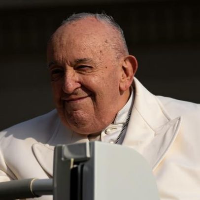 Livro descreve morte de Francisco e marca primeiro ano sem o papa argentino