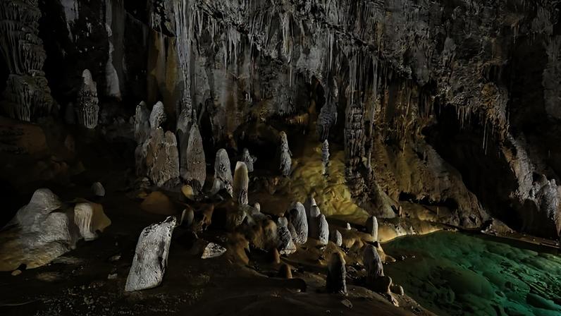 Lechuguilla é uma das cavernas de pedra calcária mais longas e profundas do mundo