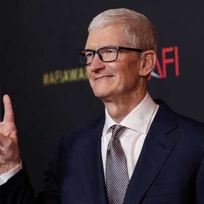 Tim Cook transforma a Apple em máquina de serviços e de lucro