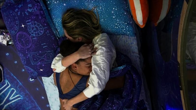 Milena consola Ana Paula no BBB 26