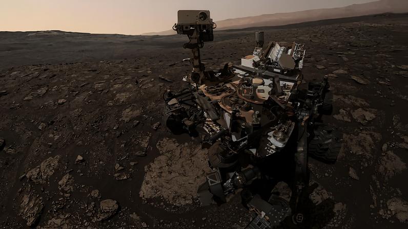 O rover Curiosity da Nasa detectou novos compostos orgânicos em Marte; um experimento realizado em 2020 na localidade apelidada de "Mary Anning", revelou 5 de 7 novos compostos até então desconhecidos.