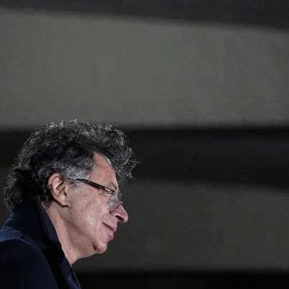 Petro suspende negociações de paz com uma das maiores guerrilhas da Colômbia