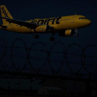 Governo dos EUA avalia resgate da Spirit Airlines em meio ao conflito com o Irã