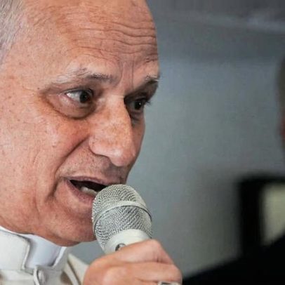 Papa Leão 14 afirma que imigrantes são tratados pior que animais de estimação