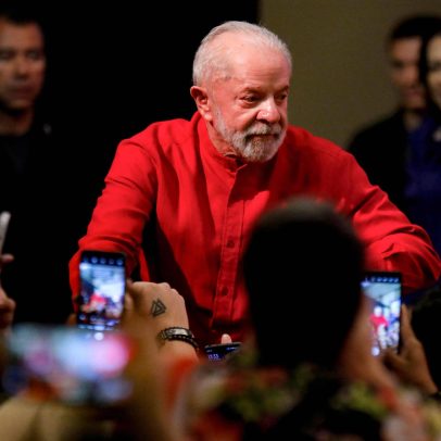 Cúpula do PT evita polêmicas em encontro para proteger Lula na pré-campanha