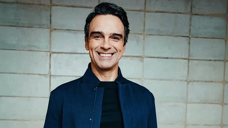 Tadeu Schmidt esteve à frente do BBB 26 desde a estreia, em 29 de janeiro de 2026
