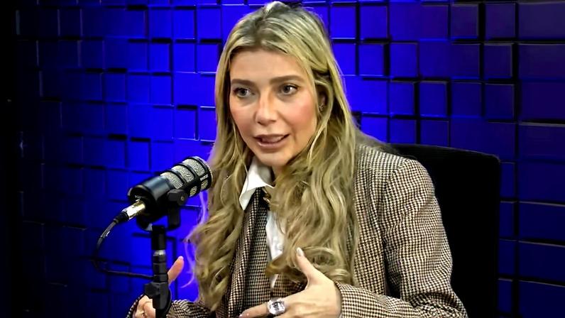 A cantora Luiza Possi