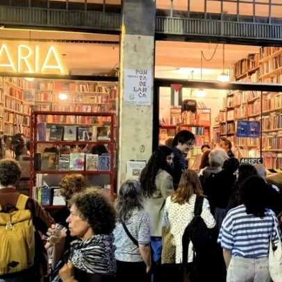Noite das Livrarias com música e cerveja atrai público novo aos livros