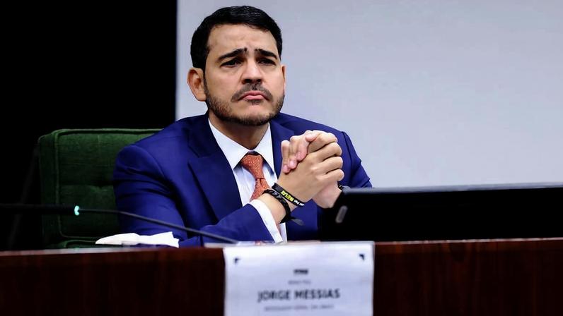 O advogado-geral da União, Jorge Messias, indicado por Lula para uma vaga ao STF, durante audiência pública na corte