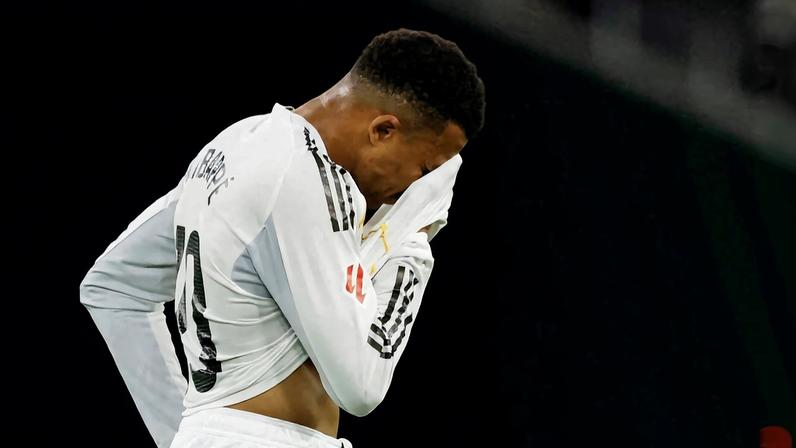 Mbappé durante duelo entre Real Madrid e Betis, em Sevilha