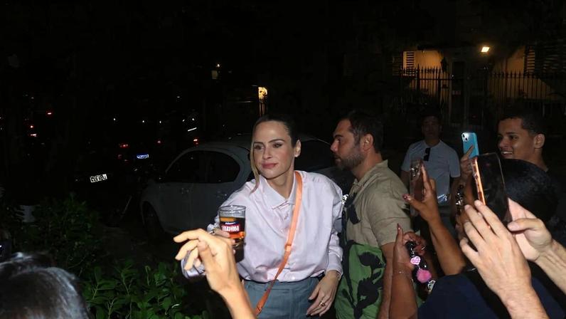 Ana Paula interagiou com os fãs e posou para fotos