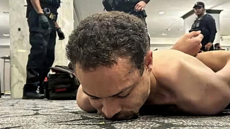 Cole Tomas Allen, 31, foi detido após disparar tiros dentro do hotel em que acontecia o jantar dos correspondentes da Casa Branca e contava com a presença de Donald Trump