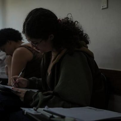 Simulado da primeira fase da Fuvest 2027 é considerado difícil por candidatos