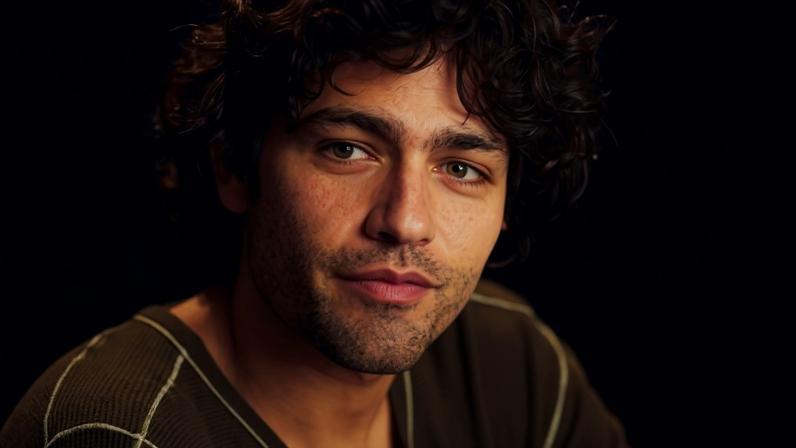 Grenier interpretou Nate, namorado de Andy Sachs, no primeiro filme