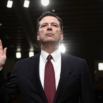 DoJ acusa ex-diretor do FBI de ameaçar Trump com foto de conchas