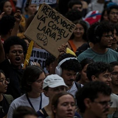 USP reajusta bolsas para conter greve estudantil