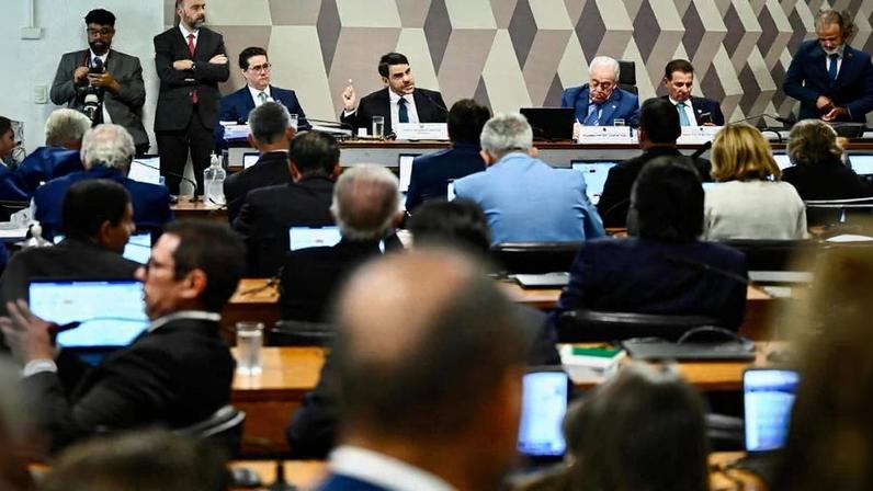 Advogado-geral da União Jorge Messias em sabatina para o STF nesta quarta-feira (29)
