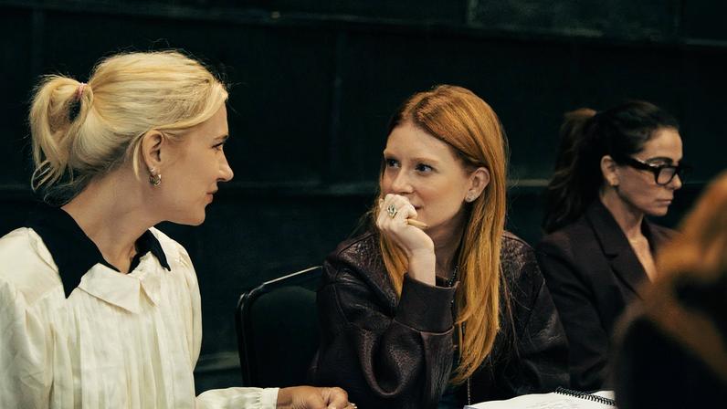Marina Ruy Barbosa (ao centro) em preparação para 'Tremembé 2'