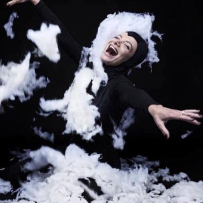 Peça Na Sala dos Espelhos tem sessões gratuitas no Theatro Municipal