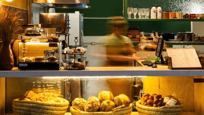 Fachada da padaria Fila do Pão, localizada na galeria Metrópole