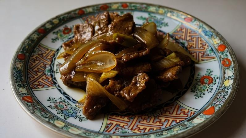 Burro chino, carne acebolada à chinesa, receita do colunista Marcos Nogueira