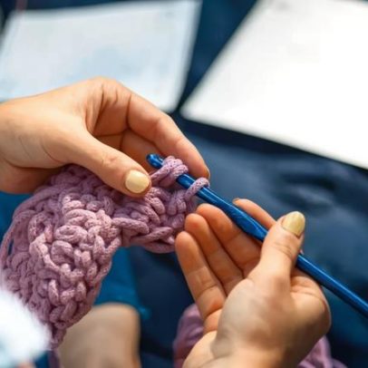 Tricô: terapia, renda e inovação que impactam a sociedade