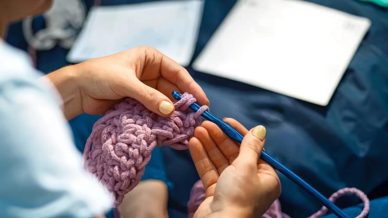 Tricô: terapia, renda e inovação que impactam a sociedade