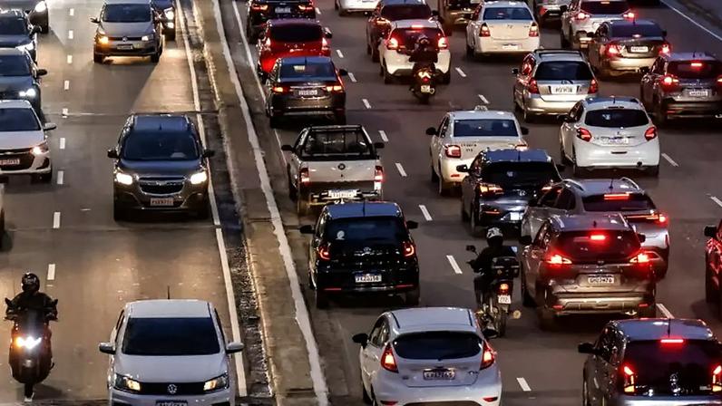 Rodízio de veículos em SP é suspenso no feriado de Tiradentes